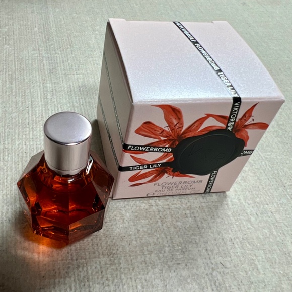 ❤️ Viktor&Rolf Flowerbomb Tiger Lily mini - Picture 3 of 8